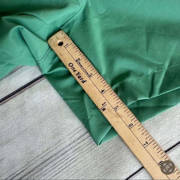 NWT!  THE NORTH FACE Circular Design Green/Purple Running Shorts Gym Hike Sz XXL - Picture 11 of 14